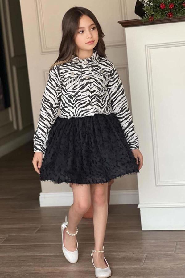 Kız Çocuk Bisiklet Yaka Penye T-shirt Zebra Desenli Jean Ceket Üzeri Kırçıllı Siyah Etekli Takım - Image 1