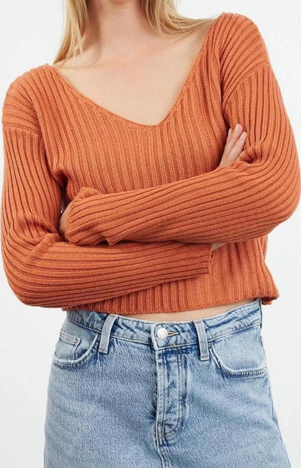 Stil Modern Kadın Crop Standart Kol V Yaka Basic Triko Kazak - Image 1