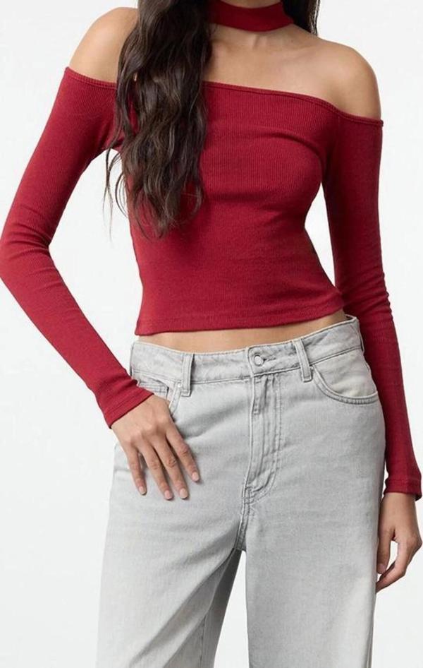 Stil Kadın Carmen Yaka Choker Detaylı Fitted Vücuda Oturan Fitilli Bluz Crop Örme Slim Kalıp - Image 1