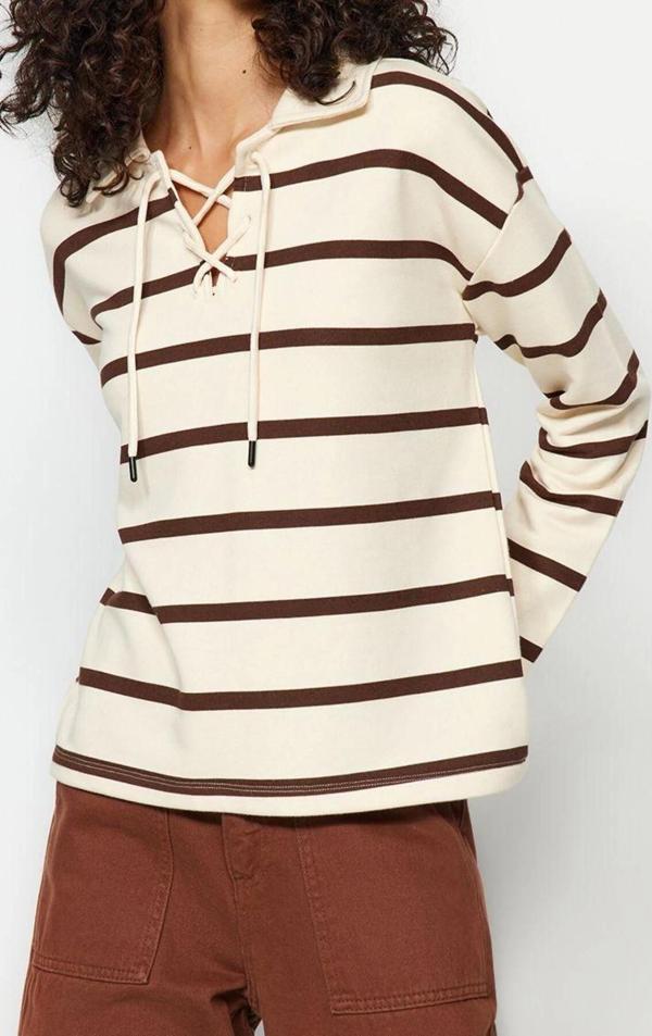 Regular Polo Yaka Standart Kol Regular Polo Yaka Bağlama Detaylı Kalın Fit Örme Sweatshirt - Image 1
