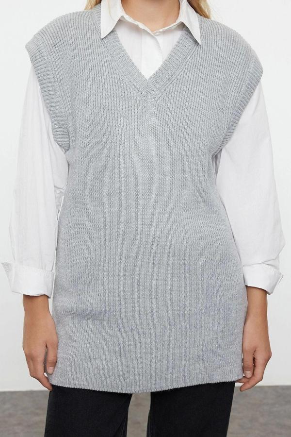 Stil Modern Kadın Regular Standart Kol V Yaka Triko Süveter - Image 1