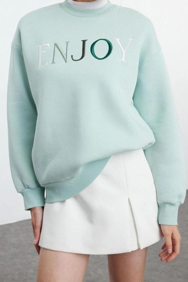 Regular Bisiklet Yaka Düşük Kol Standart Slogan Nakış Detaylı Normal Kalıp Örme Sweatshirt - Image 1