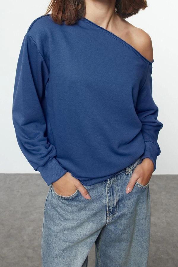 Tarz Bol Asimetrik Yaka Düşük Kol Uzun Geniş Kalıp asimetrik Yaka Kalın Örme Sweatshirt - Image 1