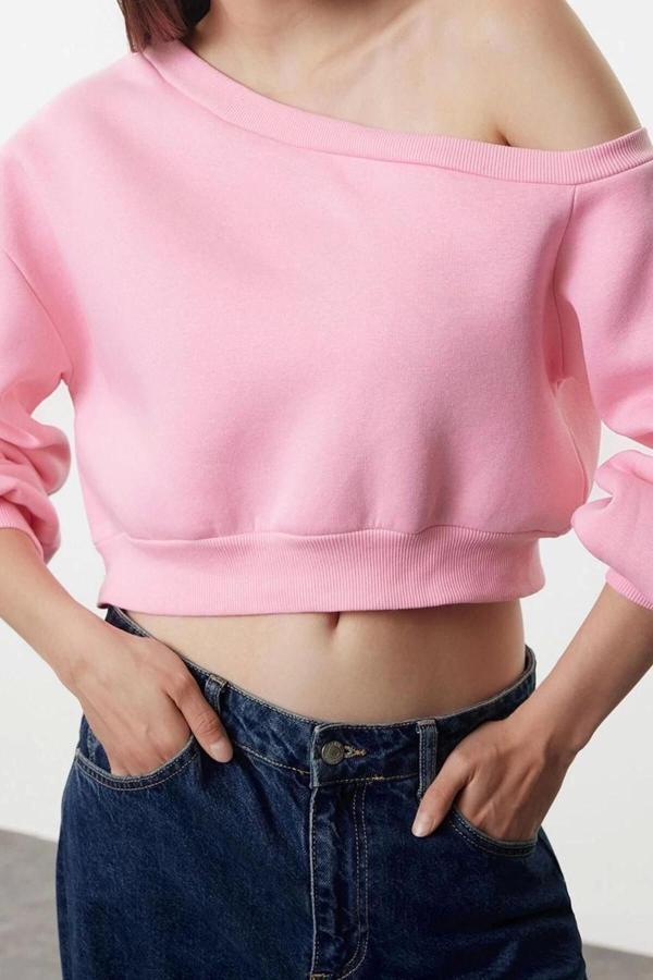 Asimetrik Yaka Balon Kol Crop Kalıp Kalın İçi Polarlı Crop Asimetrik Yaka Örme Sweatshirt - Image 1