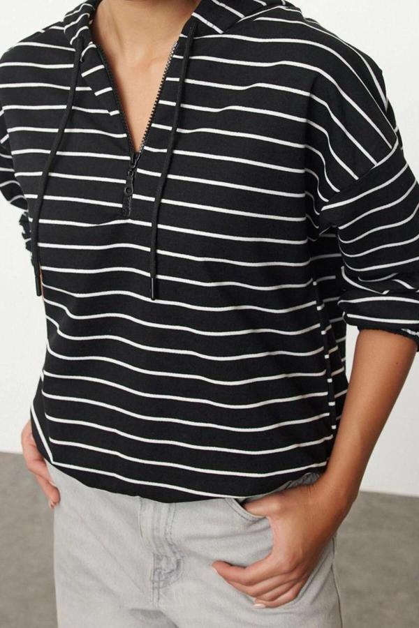 Tarz Regular Kapüşonlu Düşük Kol Regular Çizgili İnce Kumaş Örme Sweatshirt - Image 1