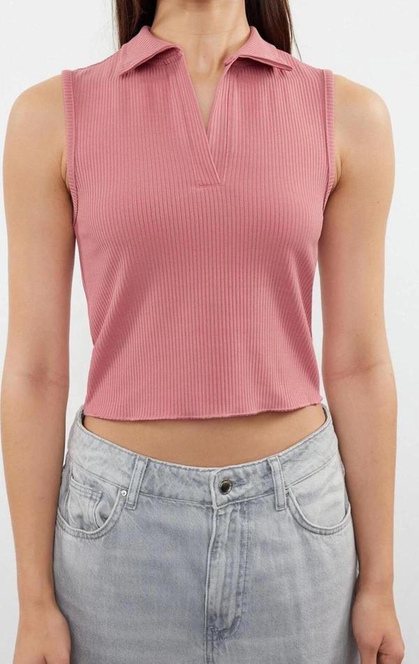 Moda Polo Yaka Örme Slim Düz Desen Casual Günlük Crop Kolsuz Bluz - Image 1