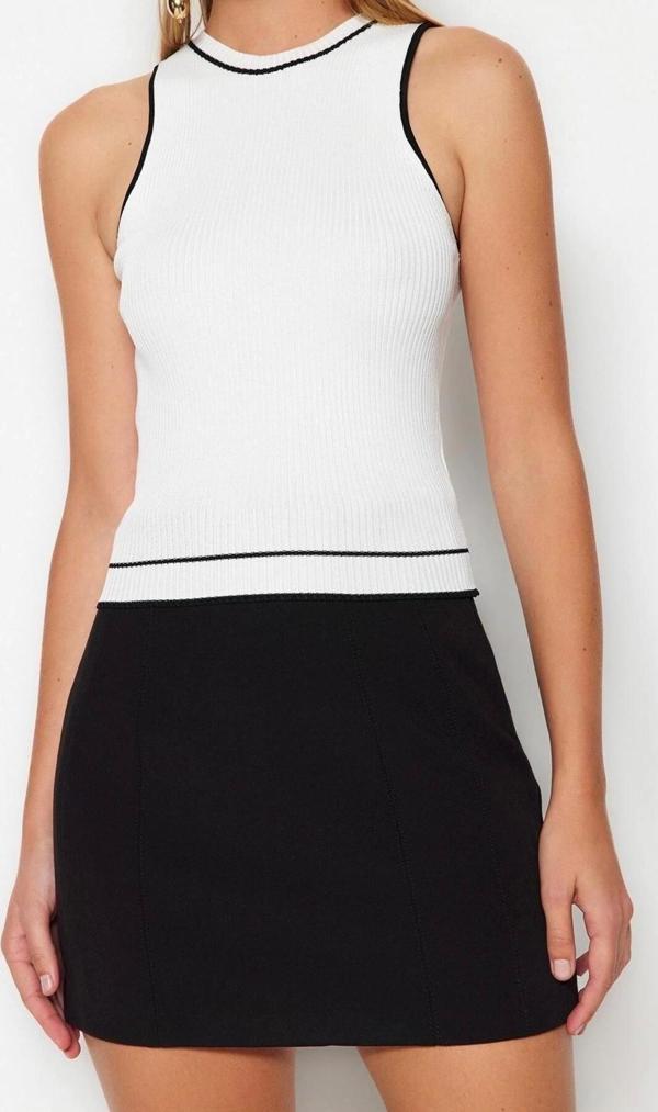 Moda Bisiklet Yaka Triko Regular Çizgili Desen Casual Günlük Regular Kolsuz Bluz - Image 1