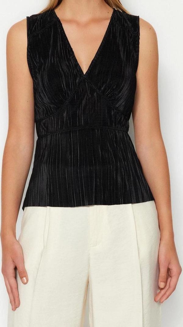 Moda V Yaka Örme Slim Fit Düz Desen Resmi Regular Kolsuz Bluz - Image 1