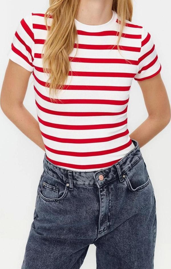 Moda Bisiklet Yaka Örme Slim Çizgili Desen Casual Günlük Regular Kısa Kol Bluz - Image 1