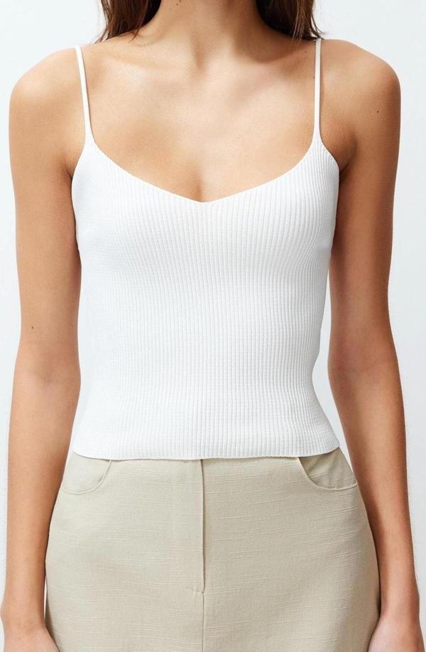 Moda V Yaka Triko Fit Düz Desen Casual Günlük Crop Askılı Kol Bluz - Image 1