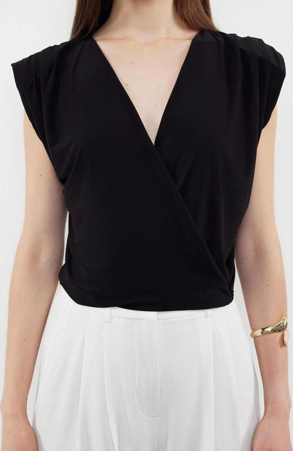 Moda Kruvaze Örme Regular Düz Desen Casual Günlük Crop Kolsuz Bluz - Image 1