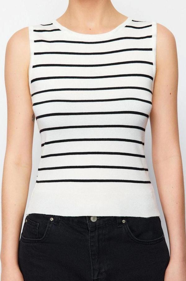 Moda Polo Yaka Triko Fit Çizgili Desen Casual Günlük Regular Kolsuz Bluz - Image 1