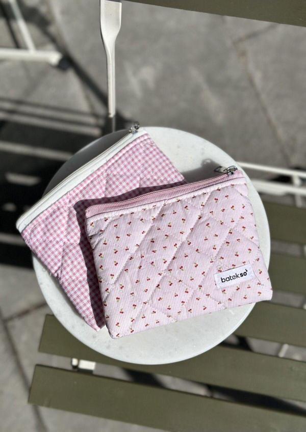 Batekso 2'Li Çıtır Kiraz Ve Pembe Kare Desenli Makyaj Çantası - Kare Boy - Image 1