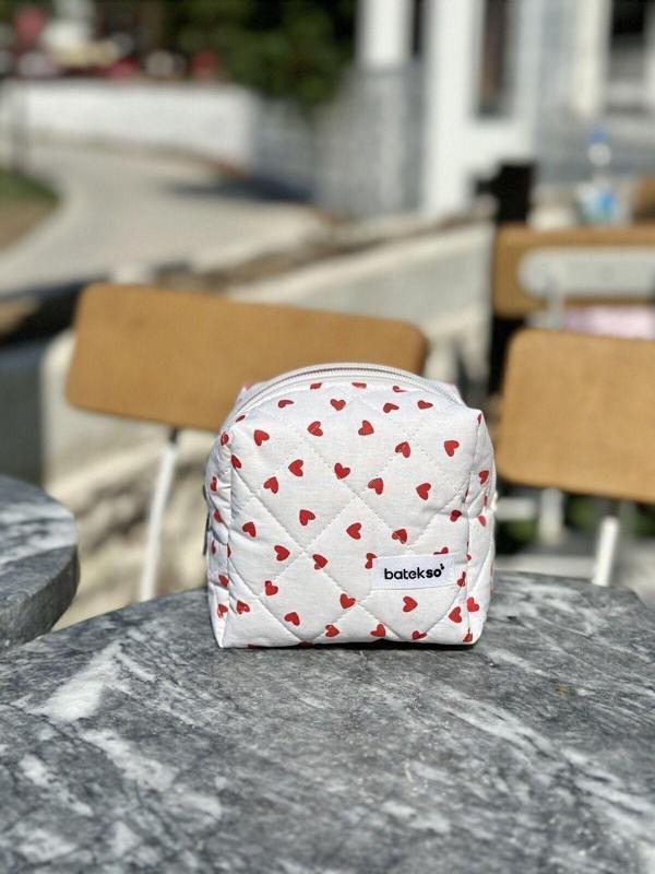 Batekso Mini Kırmızı Kalp Desenli Makyaj Çantası - Küçük Boy - Image 1
