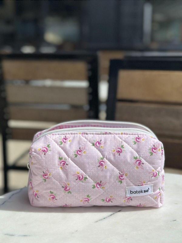 Batekso Toz Pembe Gül Desenli Kalem Çantası - Image 1