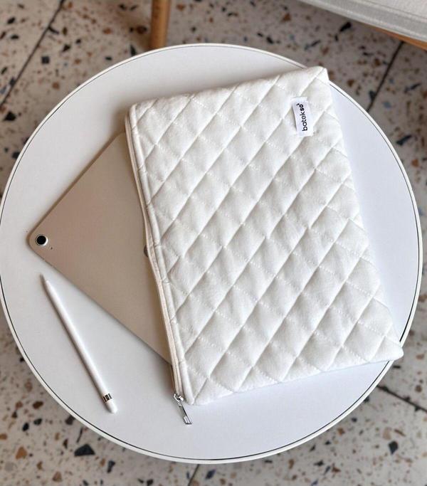 Batekso Beyaz Dokulu Laptop - Tablet Çantası 13-14 Inç - Image 1