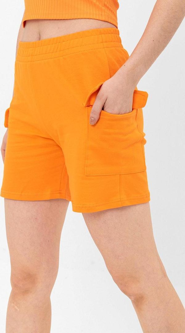 Beli lastikli 2 iplik Örme  %100 Pamuk Kargo Cepli Kadın Şort - Image 1