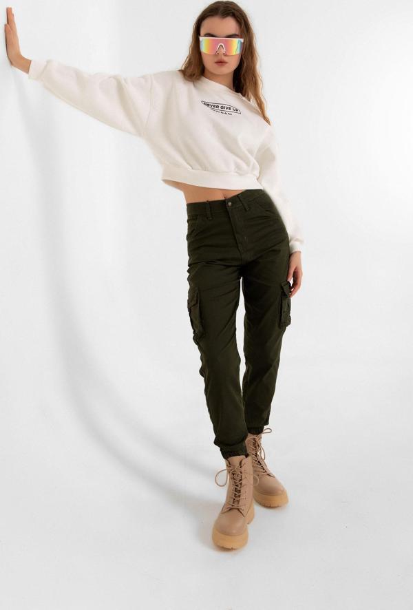 Jogger Rahat Kalıp Paça Lastikli Kargo Cepli Gabardin Kadın Pantolon - Image 1