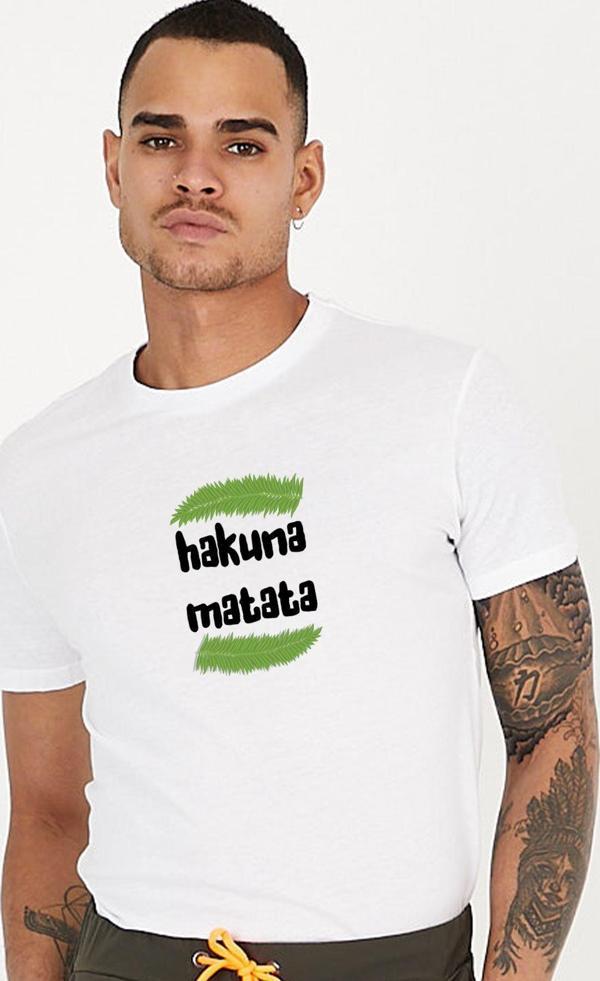 Hakuna Matata Slogan Baskılı Bisiklet Yaka Erkek Tişört - Image 1