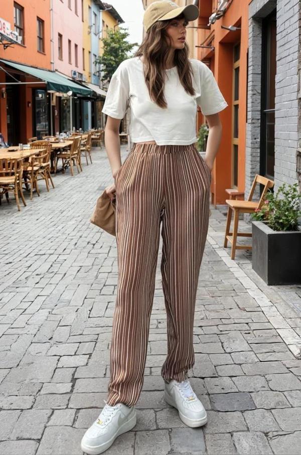 Kadın Cepli Beli Lastikli Dik Çizgili Duble Paça Rahat Yazlık Pantolon 3277200 - Image 1