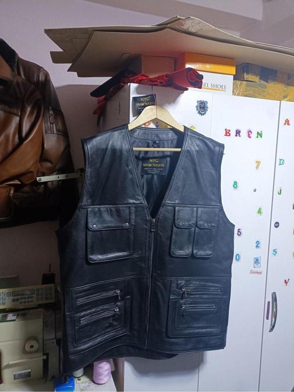 Nyc Giyim Tekstil Hakiki Kuzu Derisi Avcı Yeleği Siyah Renk - Image 1