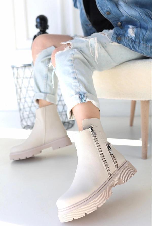 Menta Bej Cilt Fermuar Aksesuarlı Bot - Image 1