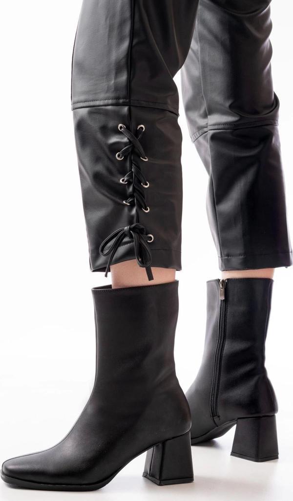 Msk-032 Siyah Topuklu Fermuarlı Kadın Bot - Image 1