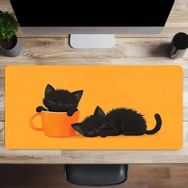 70X30 CM KUPA İÇİNDE YARAMAZ KEDİ TEMALI KAYDIRMAZ TABAN SPEED YÜZEY OYUNCU MOUSE PAD GAMİNG - Image 1