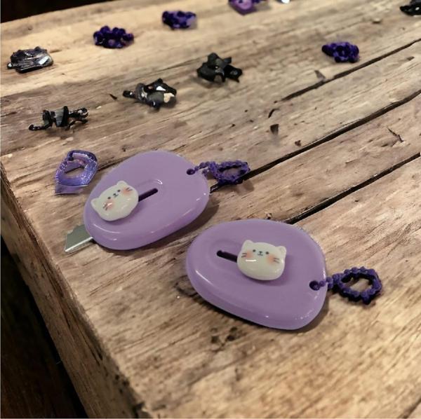 SRTfootcare (1 Adet MOR) Sevimli Emojili Mini Maket Bıçağı - Image 1