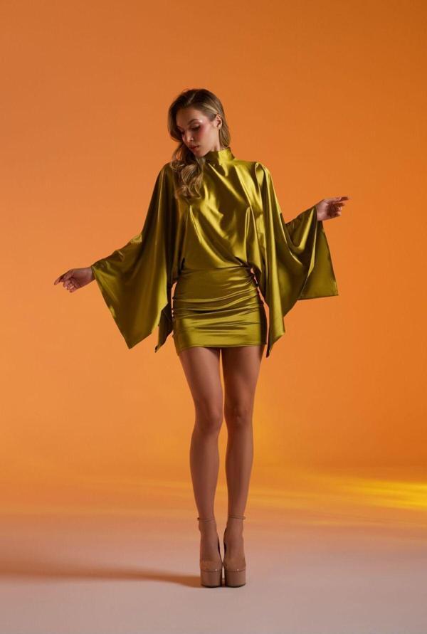 Gira Yağ Yeşili Geniş Kol Detaylı Saten Elbise - Image 1