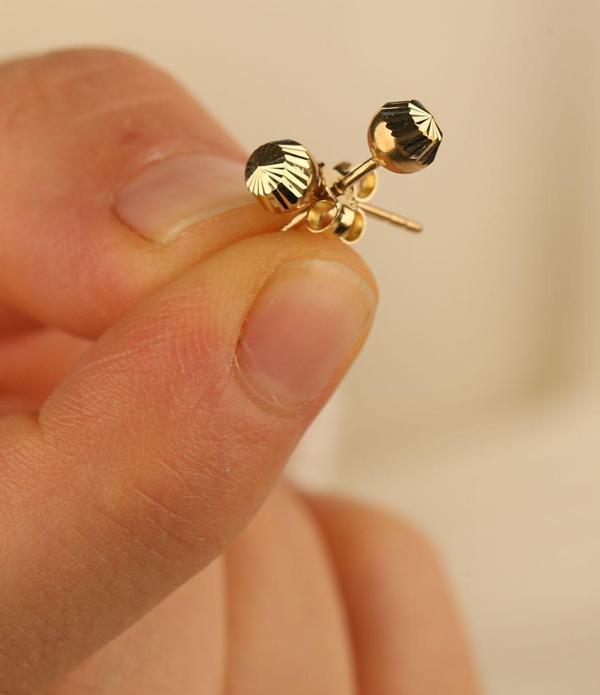 Çgk Çiğdem Gürel Kuyumculuk 14 Ayar 3Mm Kalemli Top Altın Küpe - Image 1