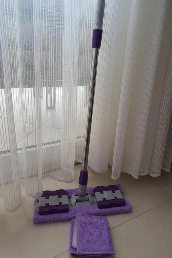 Büro Ev Ofis Yazlık Hijyeni için 4 Mandal Yedek Bezli Uzayan Cam Yer Tavan Silme Mop Seti - Image 1
