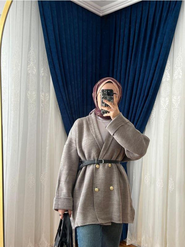 Tesettür Giyim Düğmeli Triko Hırka - Image 1