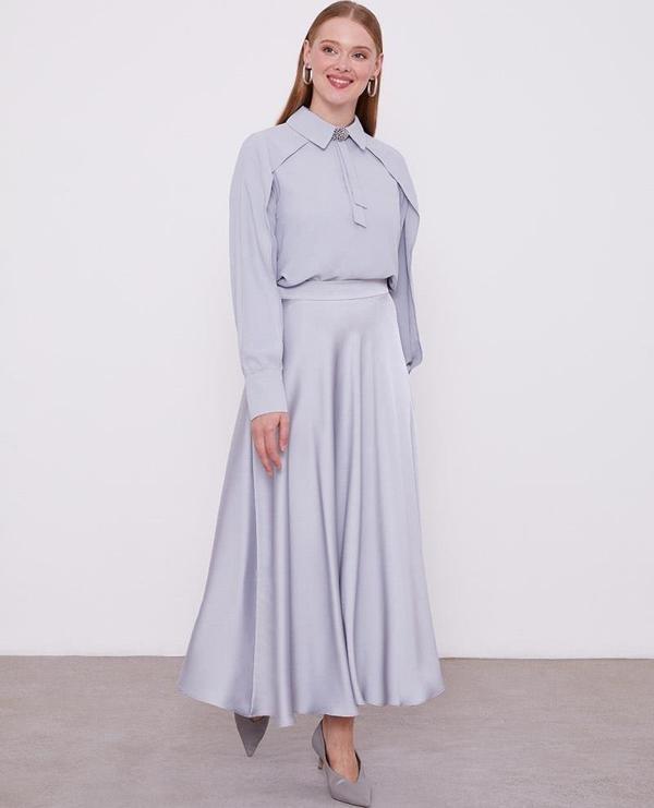 Gri Yaka Taş Detaylı Bluz - Image 1