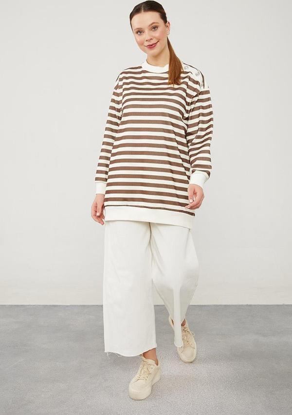 Ekru-Kahve Bisiklet Yaka Çizgili Desen Sweatshirt - Image 1