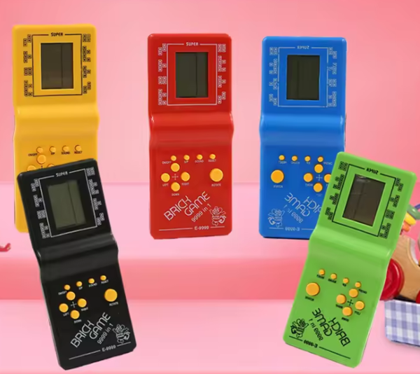 Nostaljik Tetris Oyunu Pilli Karışık Renkli El Atarisi - 1 Adet - Image 1