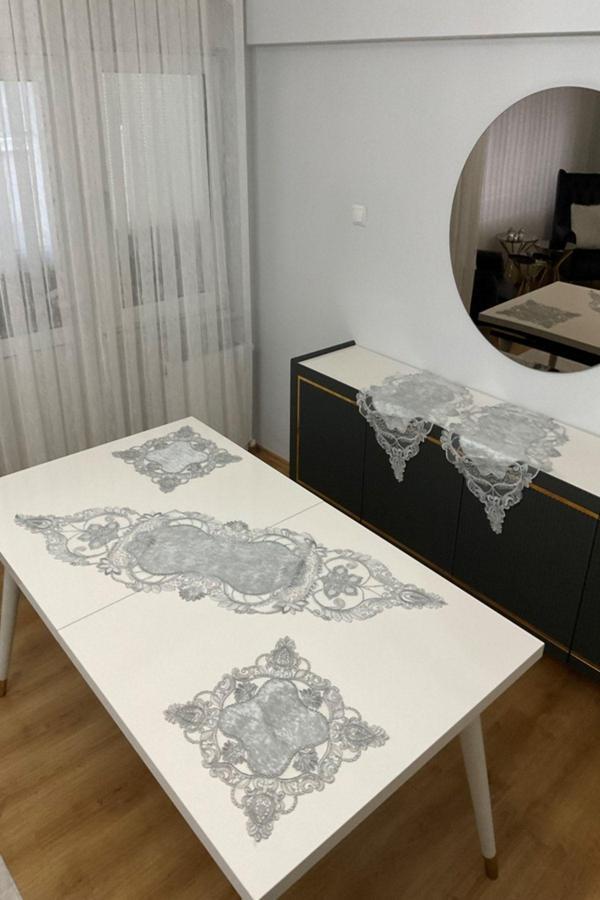 Çalışkan Çeyiz Evi 5 Parça Salon Takımı - Kadife Dantelli 5 Parça Salon Takımı - Image 1