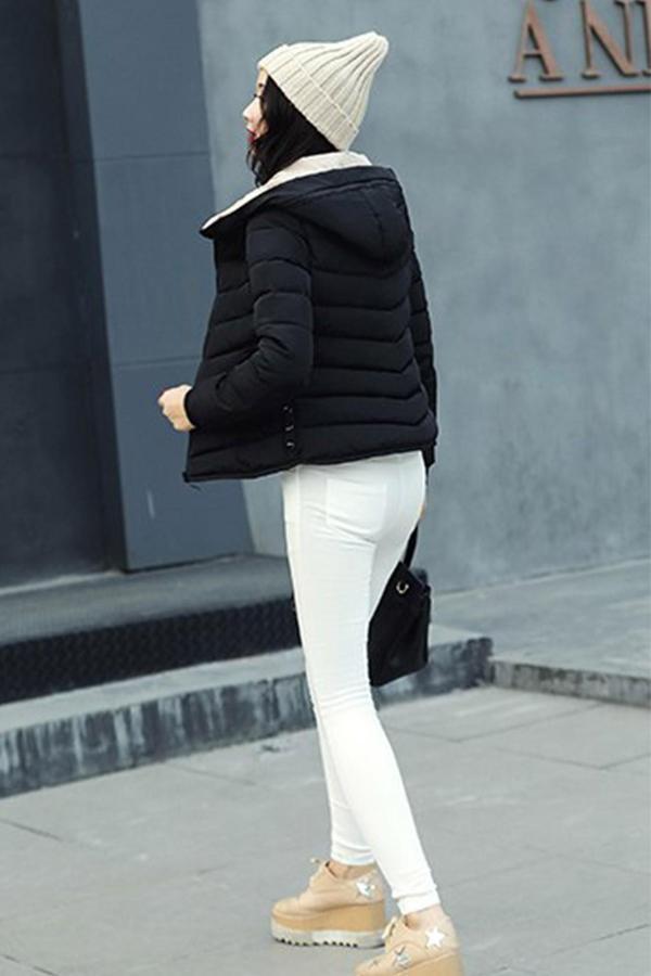 Kışlık Kapüşonlu Kadın Şişme Mont - Image 1