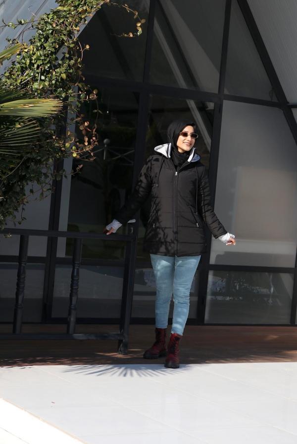 Kışlık Kapüşonlu Uzun Kadın Şişme Tesettür Mont - Image 1