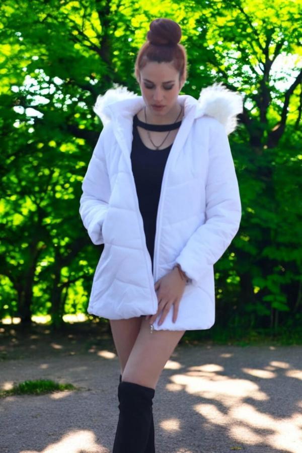 Kapüşonlu Kürklü Kışlık Orta Boy Şişme Kadın Mont - Image 1