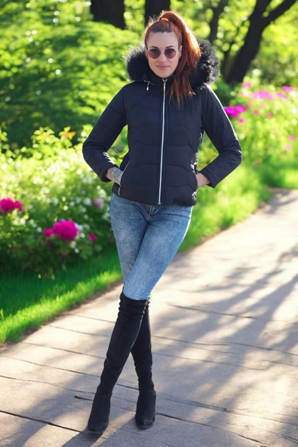 Kışlık Kapüşonlu Kürklü Şık Şişme Kadın Mont - Image 1