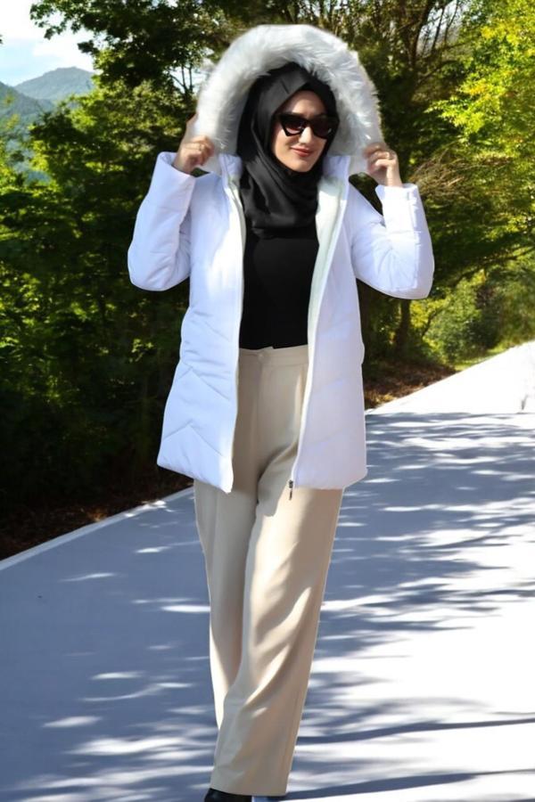 Kürklü Kapüşonlu Kışlık Orta Boy Şişme Kadın Mont - Image 1