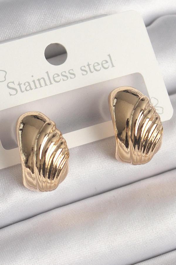 Pirinç Gold Renk İşleme Detaylı Yarım Halka Model Kadın Küpe - EBJ250301W31518 - Image 1