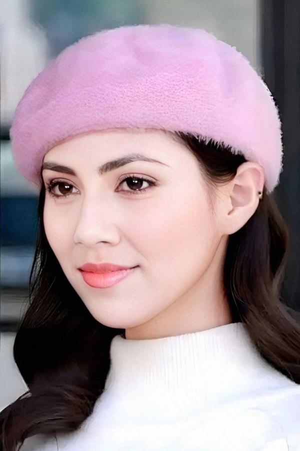 Uniquetrenders Kadın Peluş Ressam Bere Pembe  - Image 1