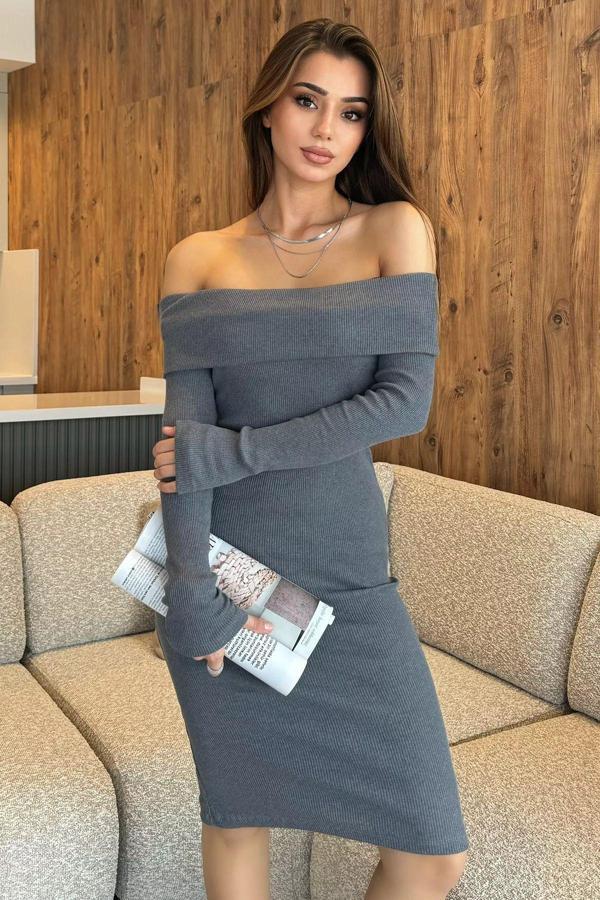 Gülseli Koyugri Madonna Yaka Uzun Kol Kaşkorse Elbise - Image 1