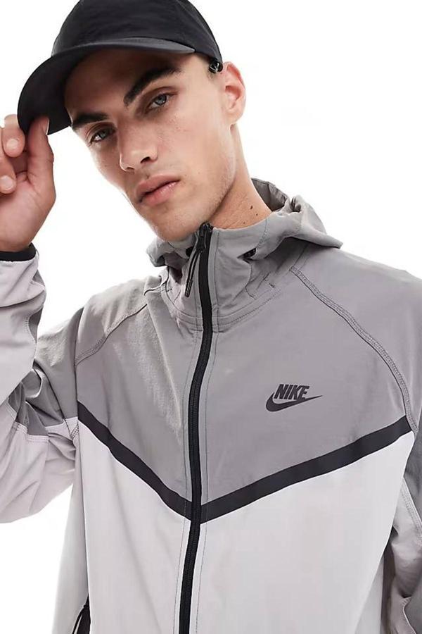 Nike Tech Windrunner Woven Full Zip Loose Fit Jacket Erkek Bol Kesim Paraşüt Kumaş Kapüşonlu Ceket Gri - Image 1
