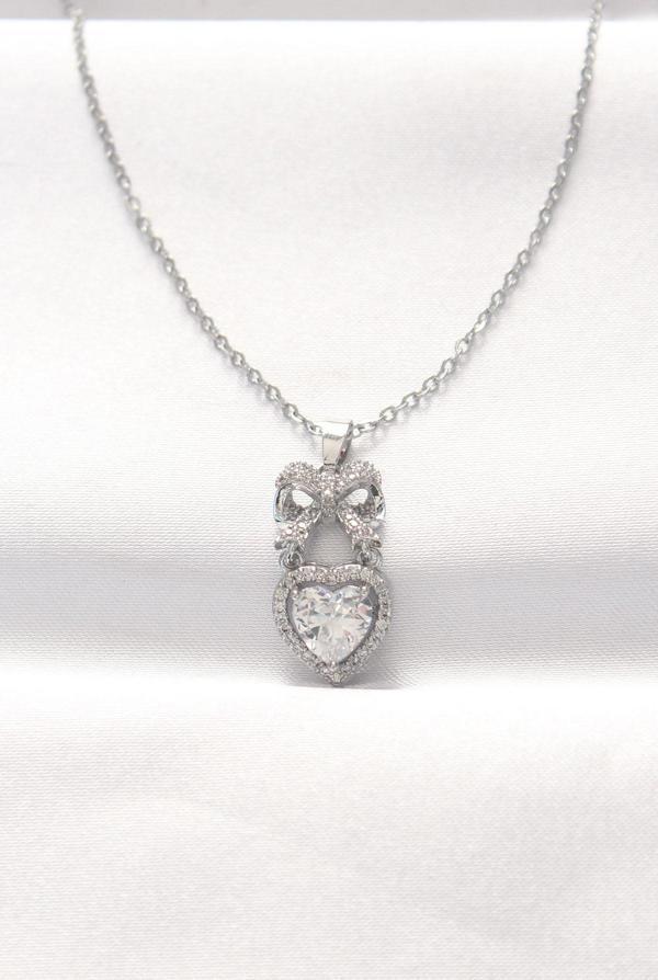 316L Çelik Silver Renk Zirkon Taşlı Kalpli Fiyonk Kolye - Image 1