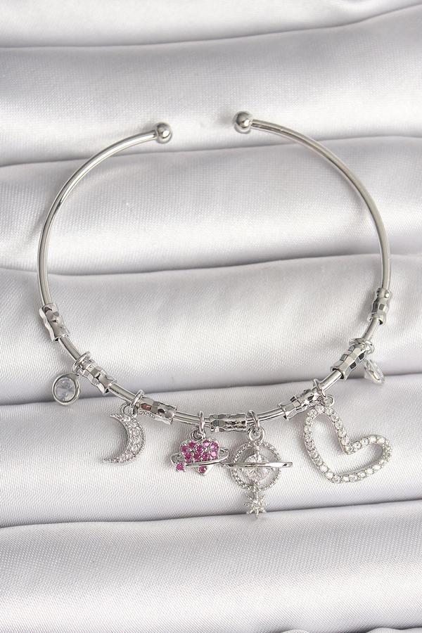 Pirinç Gümüş Renk Sallantı Zirkon Taşlı Gezegen Figür Kalp Detay Charm Kadın Bileklik - EBJ250501W32821 - Image 1