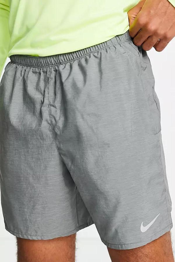 Nike Challenger Dri Fit 7'' 2 in 1 Running Shorts Gray ikisi Bir Arada Taytlı Koşu Şortu Gri - Image 1
