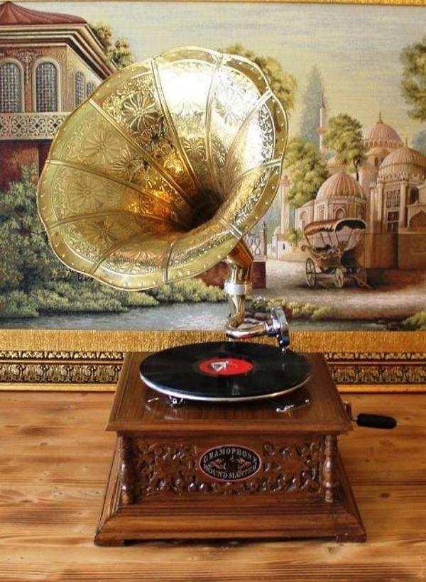 Kare Oymalı Açık Kahverengi Gramofon 39CP - Image 1